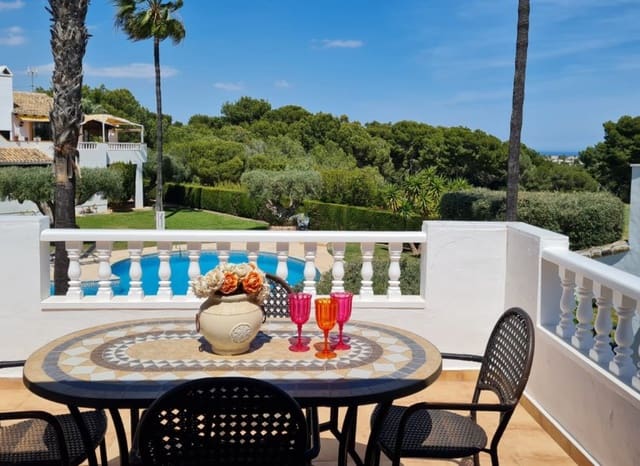 3 makuuhuone Huvila myytävänä paikassa Villamartin, Orihuela mukana uima-altaan 
autotalli - 395 000 € (Ref: 9826070)