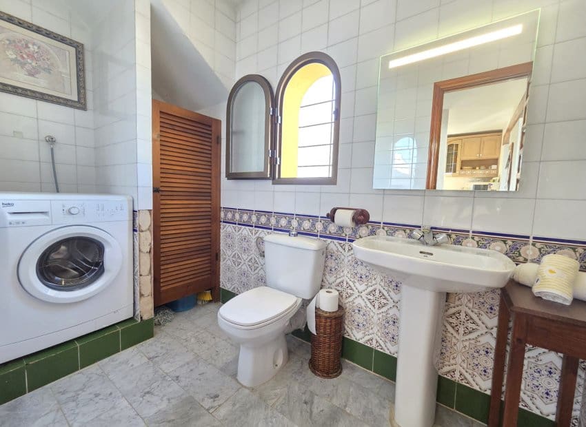 3 bedroom Villa for sale in Villamartin with pool garage - € 395,000 (Ref: 9826070)