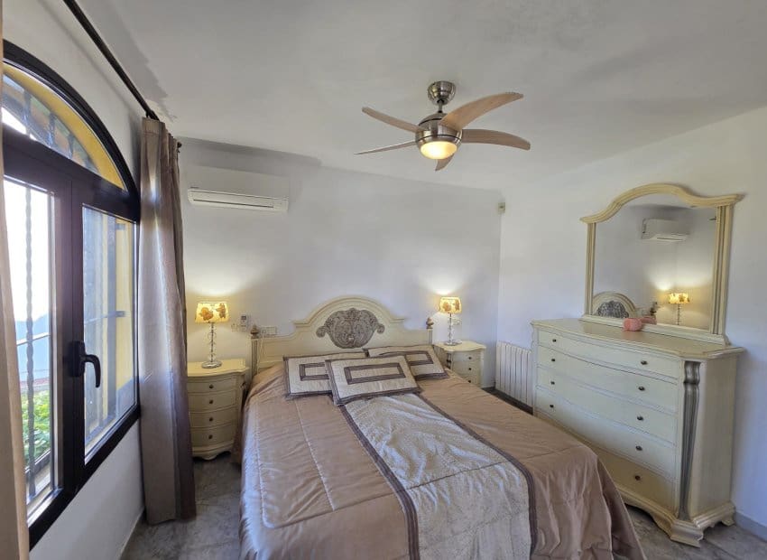 3 bedroom Villa for sale in Villamartin with pool garage - € 395,000 (Ref: 9826070)