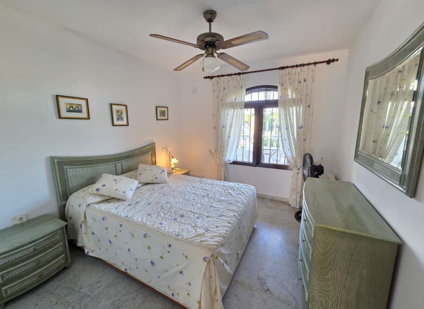 3 bedroom Villa for sale in Villamartin with pool garage - € 395,000 (Ref: 9826070)