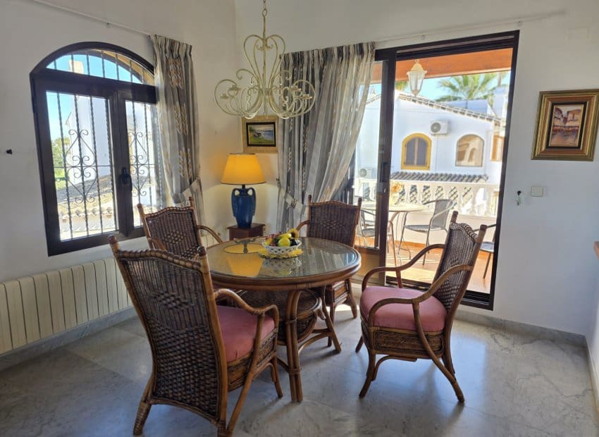3 bedroom Villa for sale in Villamartin with pool garage - € 395,000 (Ref: 9826070)