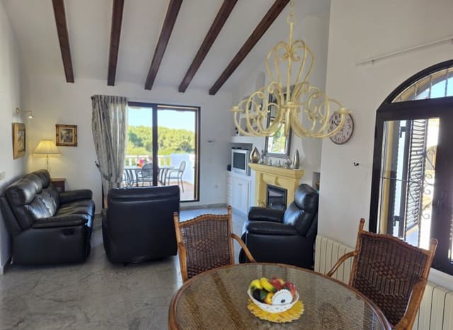 3 bedroom Villa for sale in Villamartin, Orihuela with pool garage - € 395,000 (Ref: 9826070)