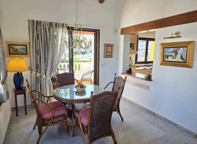 3 bedroom Villa for sale in Villamartin, Orihuela with pool garage - € 395,000 (Ref: 9826070)