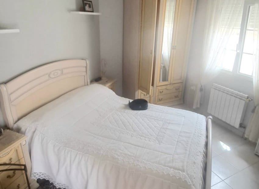 Chalet de 3 habitaciones en Villamartin en venta con piscina garaje - 425.000 € (Ref: 9855805)