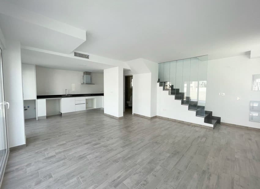 Chalet de 3 habitaciones en Gran Alacant en venta con piscina - 435.000 € (Ref: 9855819)