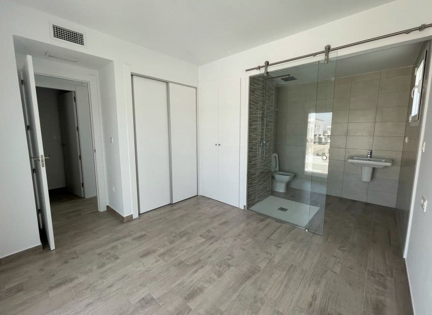 Chalet de 3 habitaciones en Gran Alacant en venta con piscina - 435.000 € (Ref: 9855819)