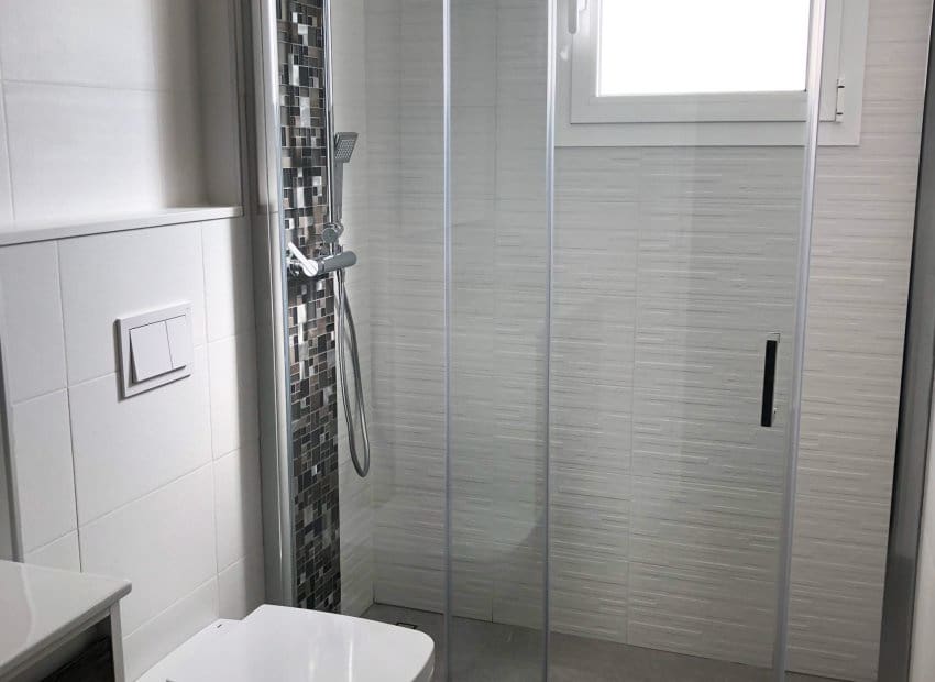 Chalet de 3 habitaciones en Gran Alacant en venta con piscina - 435.000 € (Ref: 9855819)