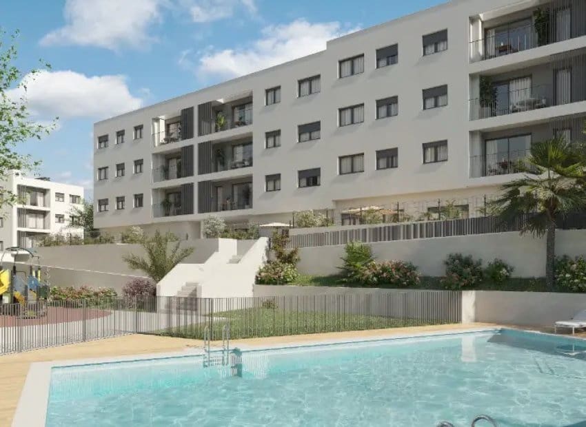 2 bedroom Apartment for sale in Alicante / Alacant city with pool garage - € 313,000 (Ref: 9855822)