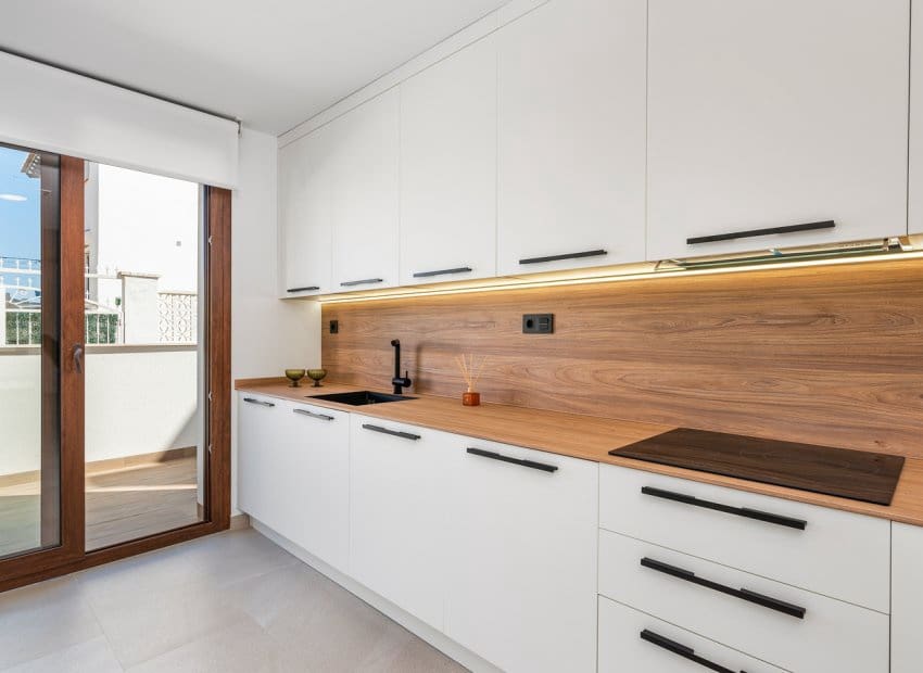 3 soveværelse Lejlighed til salg i Torrevieja med swimmingpool garage - € 300.000 (Ref: 9855829)