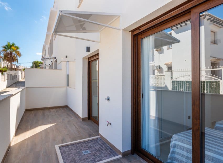 3 chambre Appartement à vendre à Torrevieja avec piscine garage - 320 000 € (Ref: 9855830)