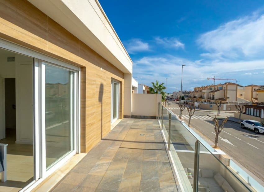3 Zimmer Villa zu verkaufen in Pilar de la Horadada mit Pool Garage - 424.950 € (Ref: 9855836)