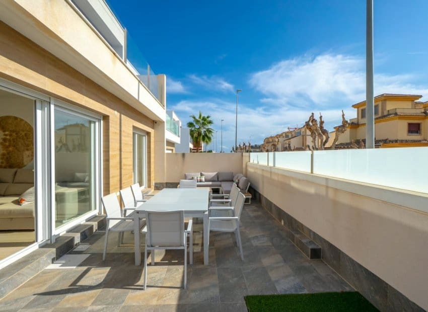3 Zimmer Villa zu verkaufen in Pilar de la Horadada mit Pool Garage - 424.950 € (Ref: 9855836)