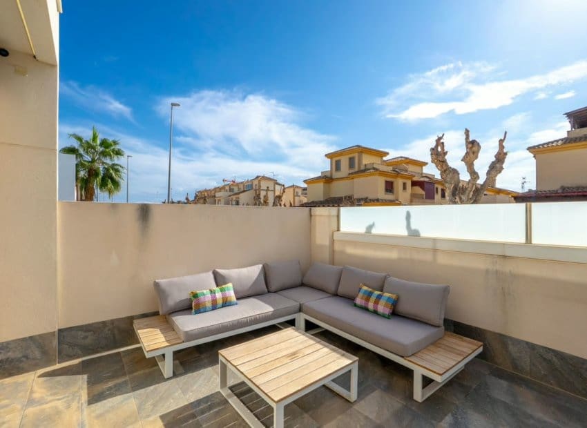 3 Zimmer Villa zu verkaufen in Pilar de la Horadada mit Pool Garage - 424.950 € (Ref: 9855836)