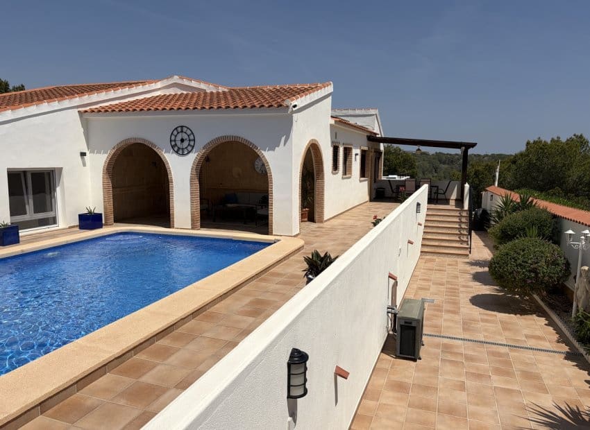 4 bedroom Villa for sale in Pinar de Campoverde with pool garage - € 699,950 (Ref: 9855837)