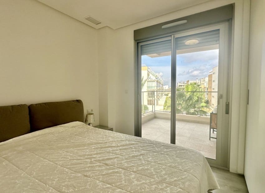 3 soveværelse Lejlighed til salg i Villamartin med swimmingpool - € 320.000 (Ref: 9855839)