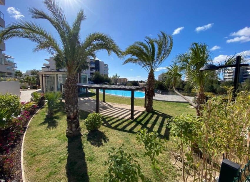 3 soveværelse Lejlighed til salg i Villamartin med swimmingpool - € 320.000 (Ref: 9855839)