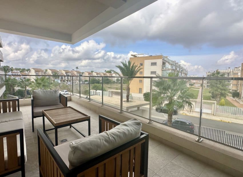 3 soveværelse Lejlighed til salg i Villamartin med swimmingpool - € 320.000 (Ref: 9855839)