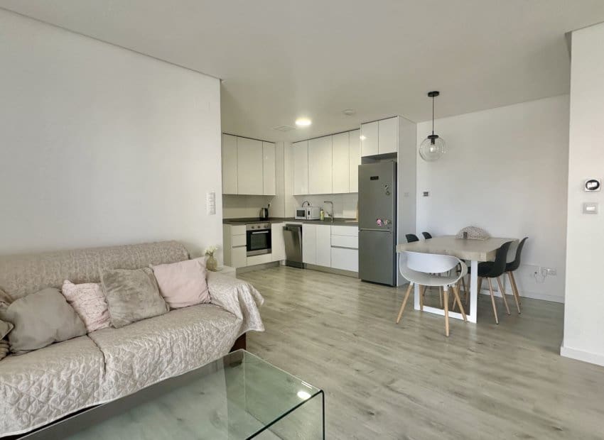 3 soveværelse Lejlighed til salg i Villamartin med swimmingpool - € 320.000 (Ref: 9855839)