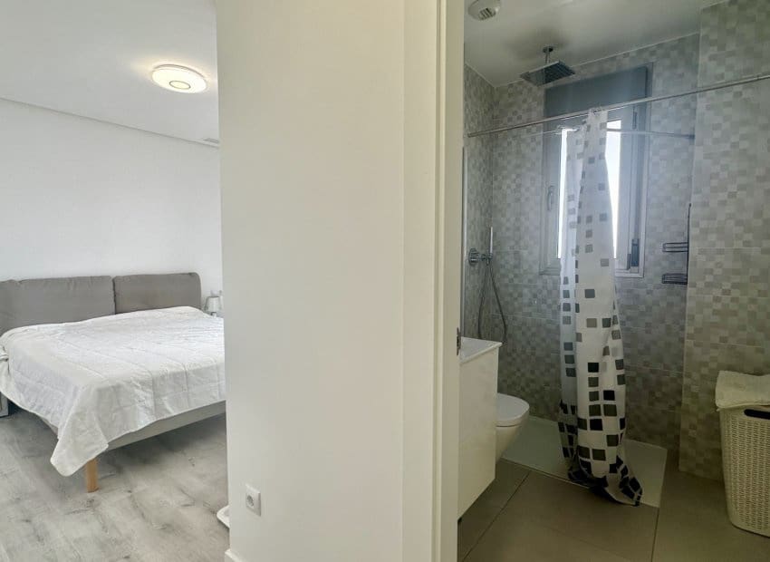 3 soveværelse Lejlighed til salg i Villamartin med swimmingpool - € 320.000 (Ref: 9855839)