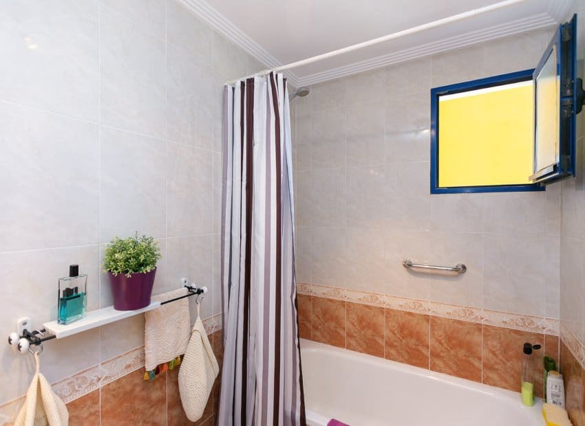 2 soveværelse Lejlighed til salg i Dehesa de Campoamor med swimmingpool garage - € 220.000 (Ref: 9855840)