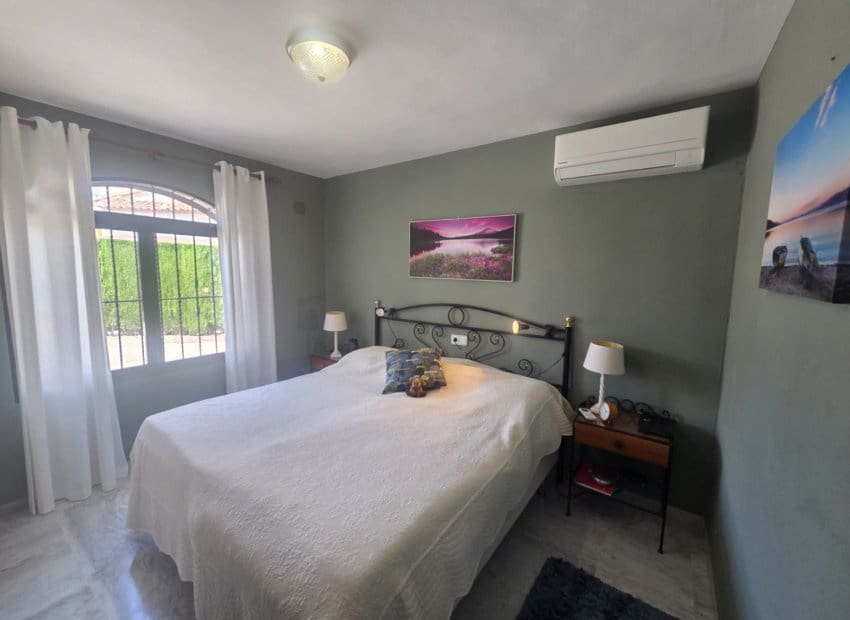 3 bedroom Villa for sale in Villamartin with pool garage - € 399,900 (Ref: 9865411)