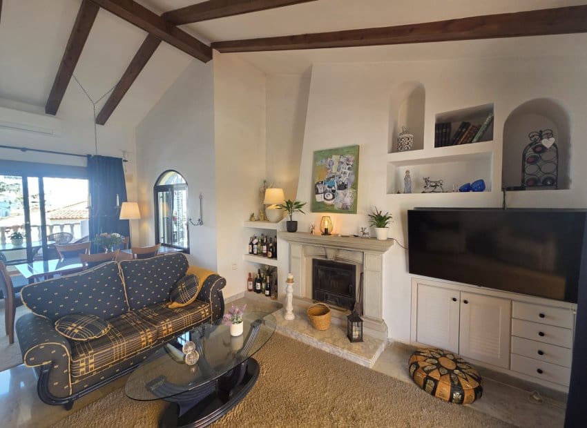 3 bedroom Villa for sale in Villamartin with pool garage - € 399,900 (Ref: 9865411)