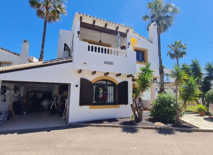3 bedroom Villa for sale in Villamartin with pool garage - € 399,900 (Ref: 9865411)