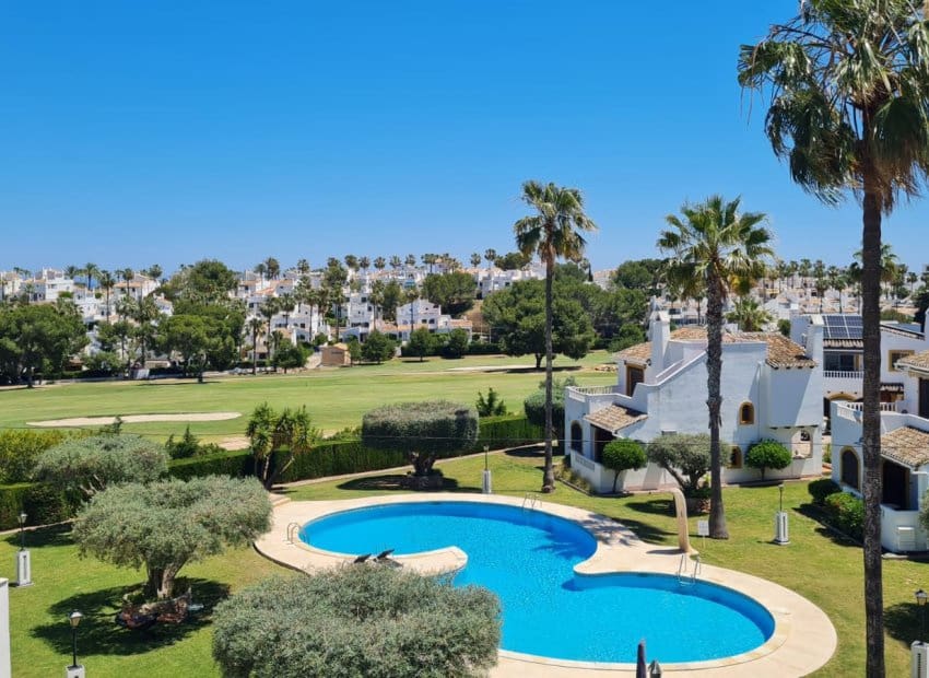 3 bedroom Villa for sale in Villamartin with pool garage - € 399,900 (Ref: 9865411)