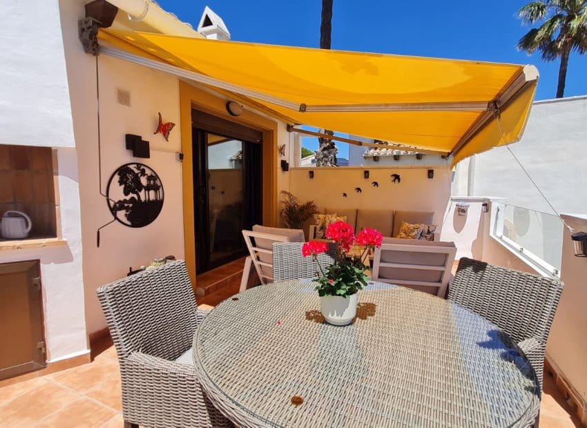 3 bedroom Villa for sale in Villamartin with pool garage - € 399,900 (Ref: 9865411)