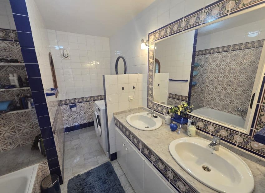 3 bedroom Villa for sale in Villamartin with pool garage - € 399,900 (Ref: 9865411)