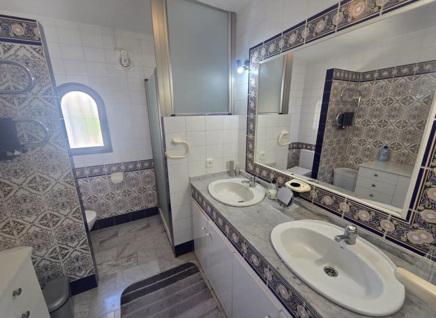 3 bedroom Villa for sale in Villamartin with pool garage - € 399,900 (Ref: 9865411)