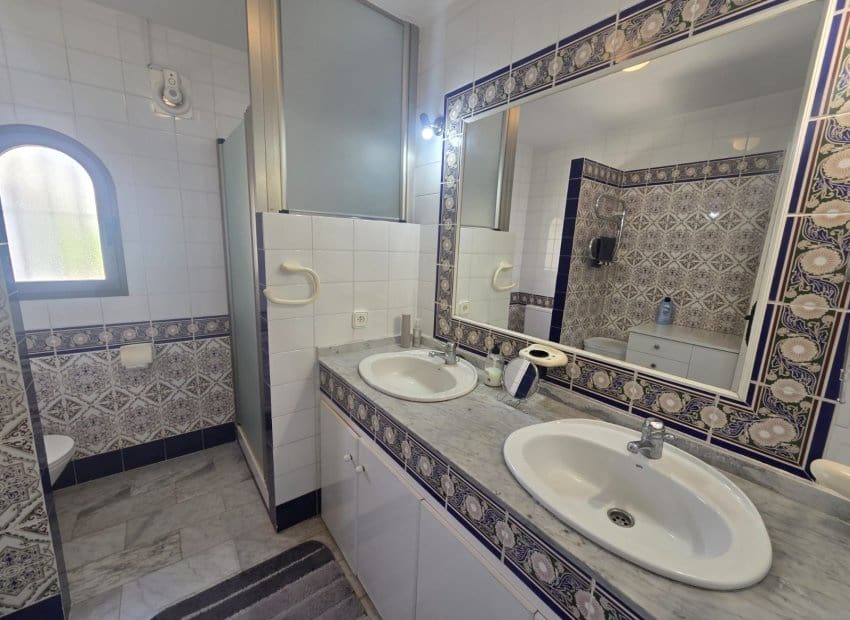 3 bedroom Villa for sale in Villamartin with pool garage - € 399,900 (Ref: 9865411)