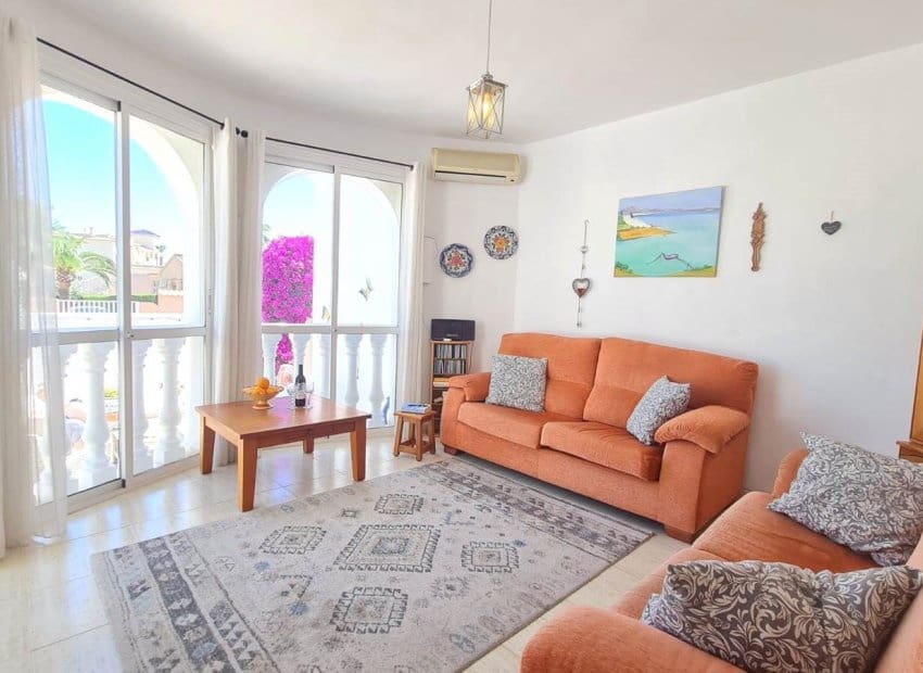 2 chambre Villa/Maison à vendre à La Florida avec piscine garage - 399 900 € (Ref: 9867229)