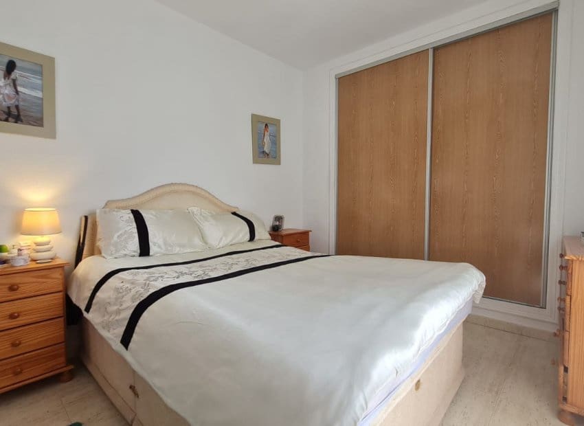 2 chambre Villa/Maison à vendre à La Florida avec piscine garage - 399 900 € (Ref: 9867229)