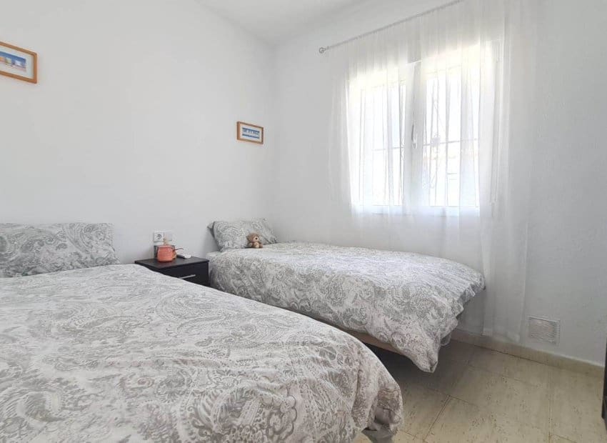 2 chambre Villa/Maison à vendre à La Florida avec piscine garage - 399 900 € (Ref: 9867229)