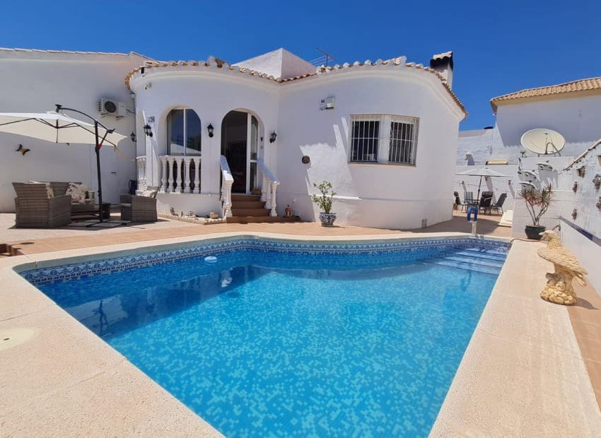 2 chambre Villa/Maison à vendre à La Florida avec piscine garage - 399 900 € (Ref: 9867229)