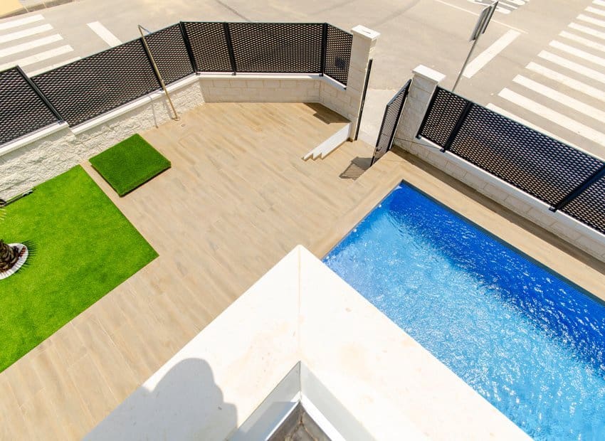 Chalet de 3 habitaciones en Vistabella en venta con piscina - 405.000 € (Ref: 9870336)