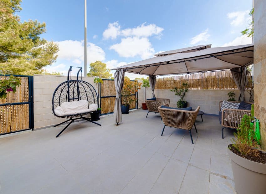 3 sypialnia Willa na sprzedaż w Villamartin z basenem garażem - 325 000 € (Ref: 9885084)