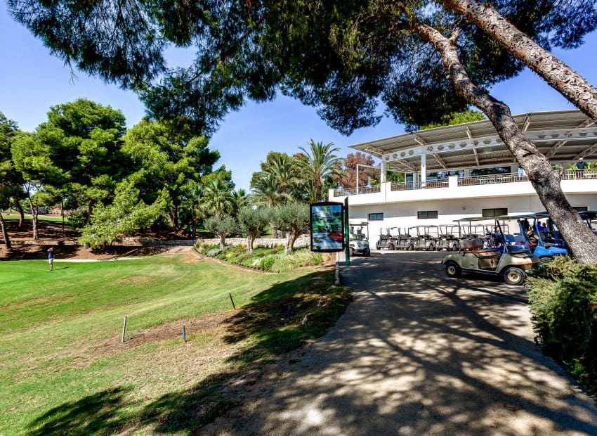 3 sypialnia Willa na sprzedaż w Villamartin z basenem garażem - 325 000 € (Ref: 9885084)