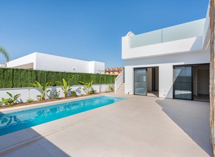 3 slaapkamer Villa te koop in Los Alcazares met zwembad - € 519.900 (Ref: 9899868)