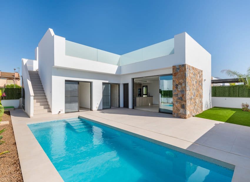 3 slaapkamer Villa te koop in Los Alcazares met zwembad - € 519.900 (Ref: 9899868)