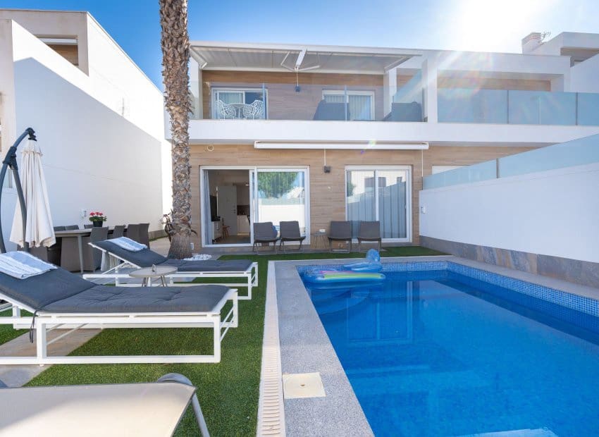 3 chambre Villa/Maison à vendre à San Pedro del Pinatar avec piscine garage - 425 000 € (Ref: 9899869)