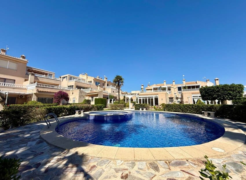 2 quarto Casa em Banda para venda em Playa Flamenca com piscina - 319 900 € (Ref: 9927674)