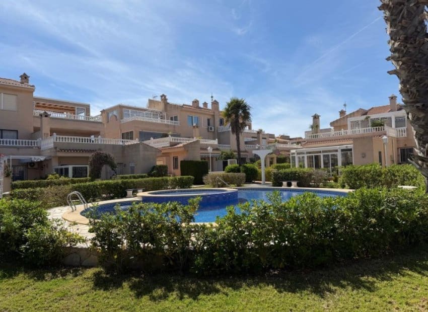 2 quarto Casa em Banda para venda em Playa Flamenca com piscina - 319 900 € (Ref: 9927674)