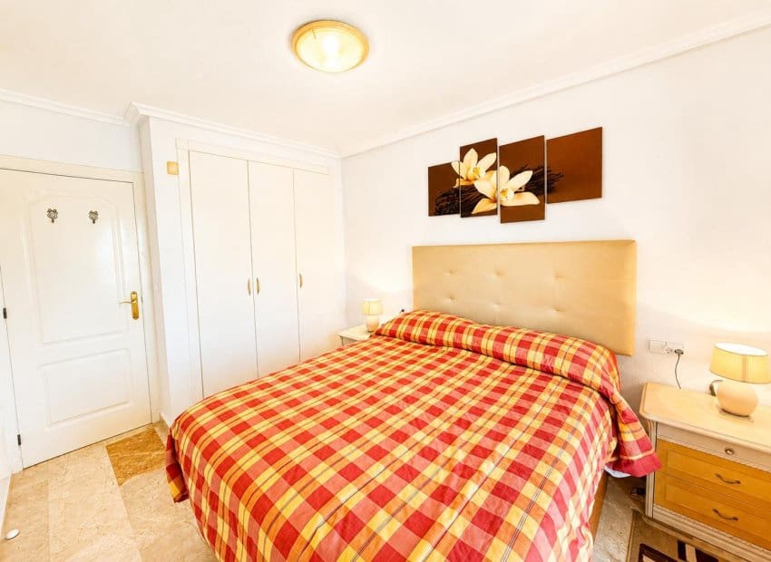 2 makuuhuone Kattohuoneisto myytävänä paikassa Los Dolses mukana uima-altaan - 239 995 € (Ref: 9927675)