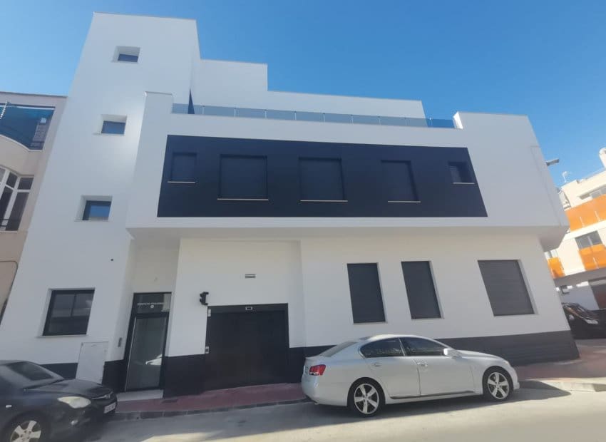 2 camera da letto Appartamento in vendita in Torrevieja con piscina garage - 249.000 € (Rif: 9927679)