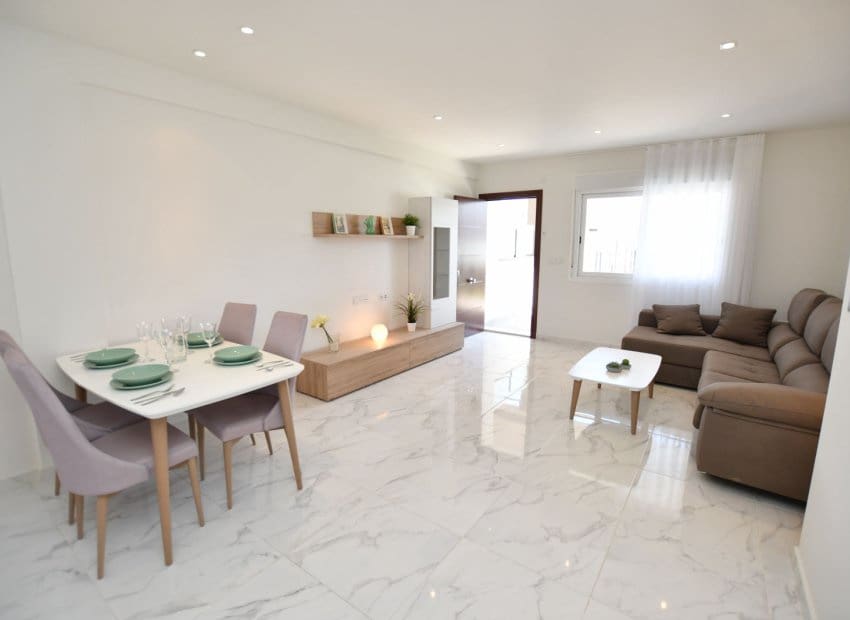 2 sovrum Lägenhet till salu i San Miguel de Salinas med pool - 273 800 € (Ref: 9927693)