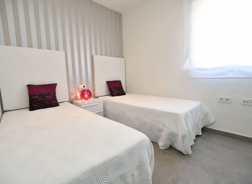 2 sovrum Lägenhet till salu i San Miguel de Salinas med pool - 273 800 € (Ref: 9927693)