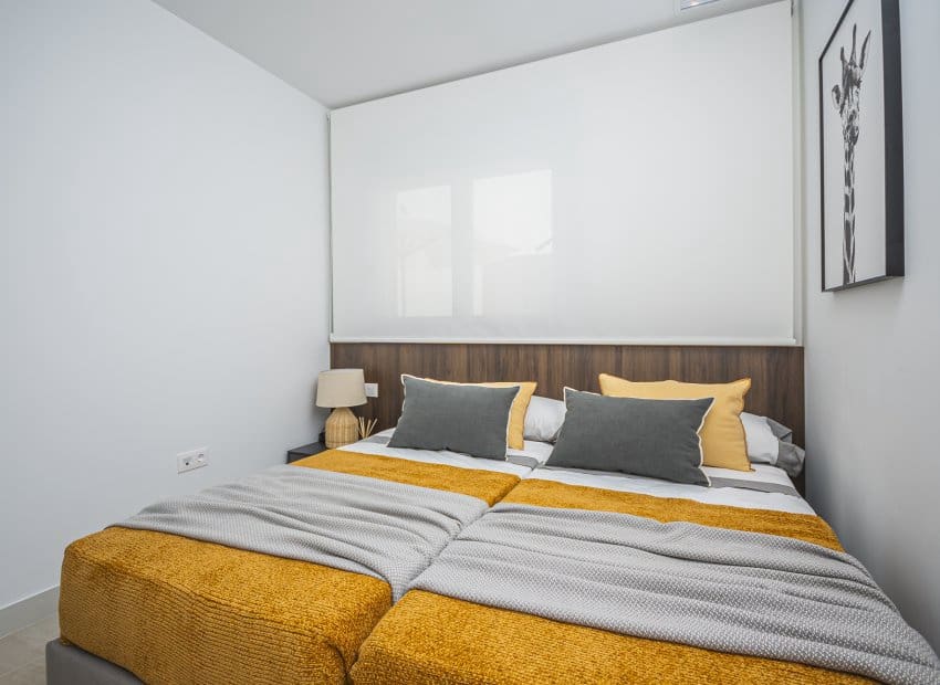 3 soveværelse Byhus til salg i Torrevieja med swimmingpool - € 539.000 (Ref: 9927696)