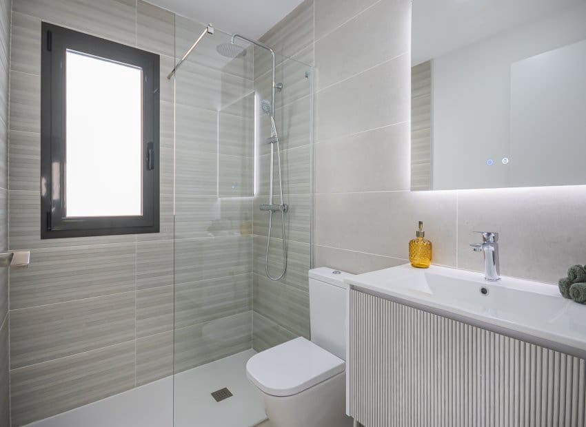 3 soveværelse Byhus til salg i Torrevieja med swimmingpool - € 539.000 (Ref: 9927696)